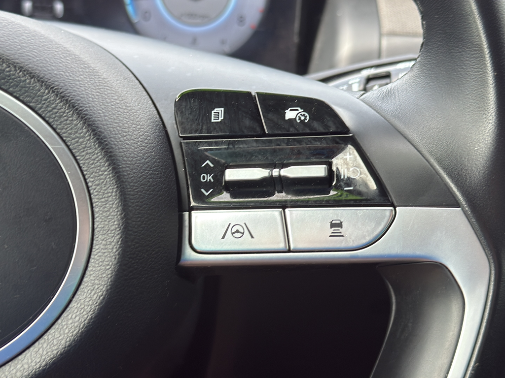 Used 2023 Gray Hyundai SEL image 21