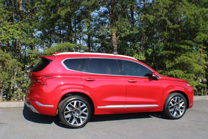 Used 2023 Red Hyundai Calligraphy image 2