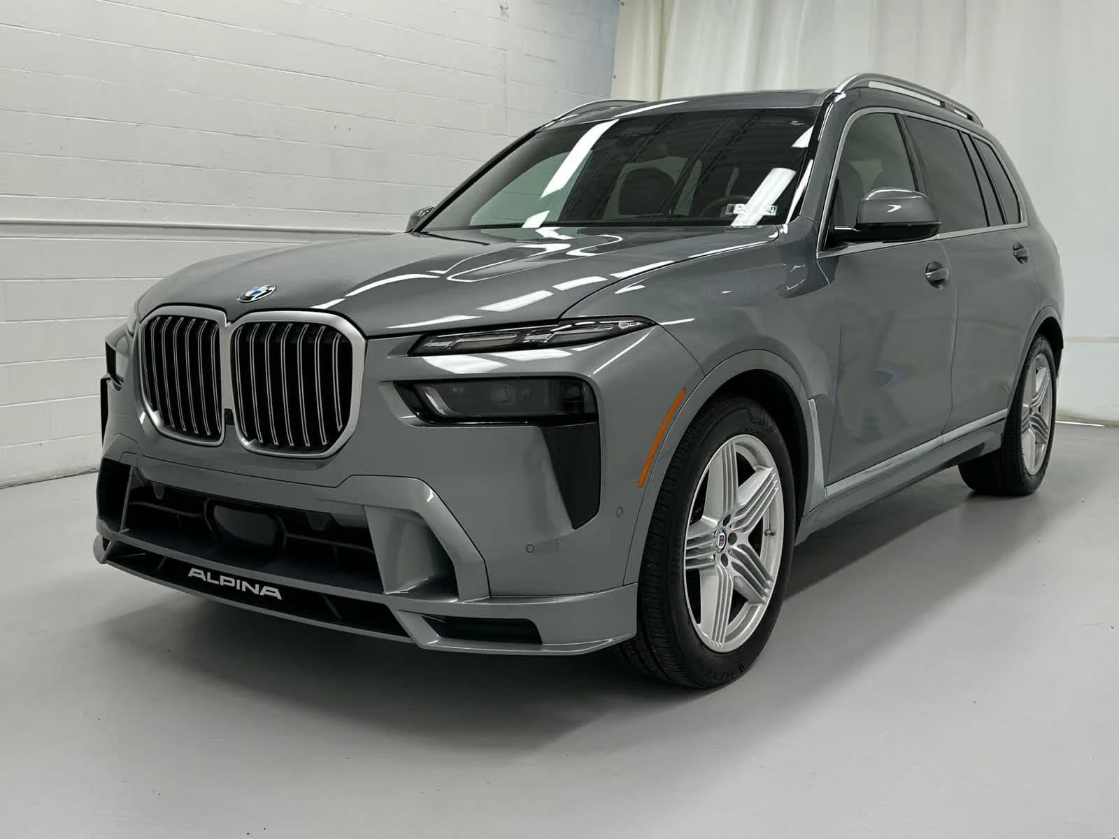 Used 2025 Skyscraper Grey Metallic BMW ALPINA XB7 image 4