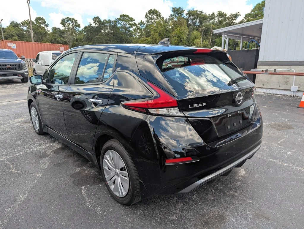 Used 2025 Black Nissan S image 6