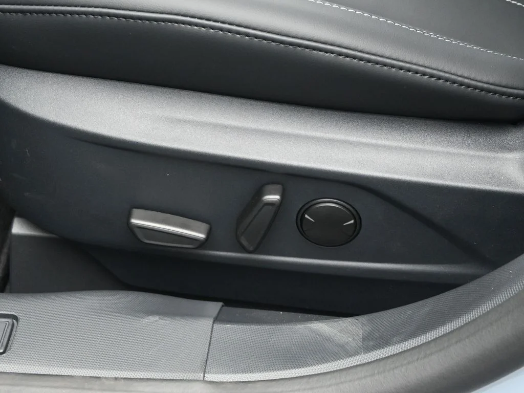 New 2026 Gray Ford Select image 40