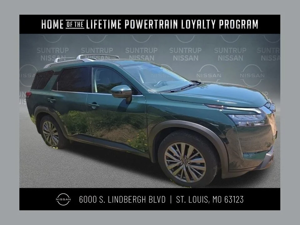 2025 Nissan Pathfinder SL 2WD's photo