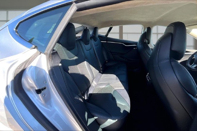 Used 2016 Silver Tesla  image 25