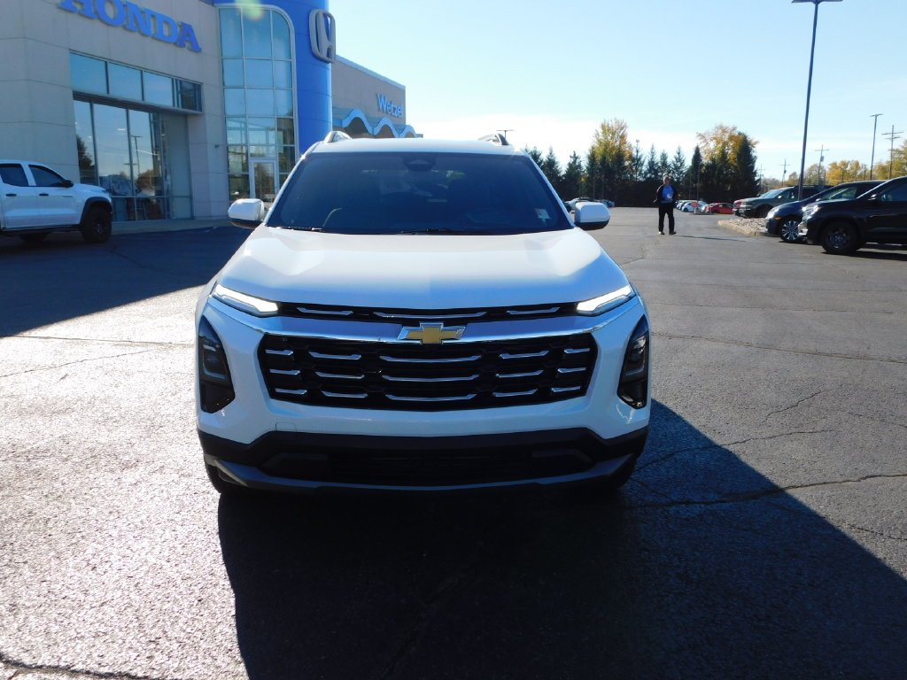 Used 2025 White Chevrolet LT image 8