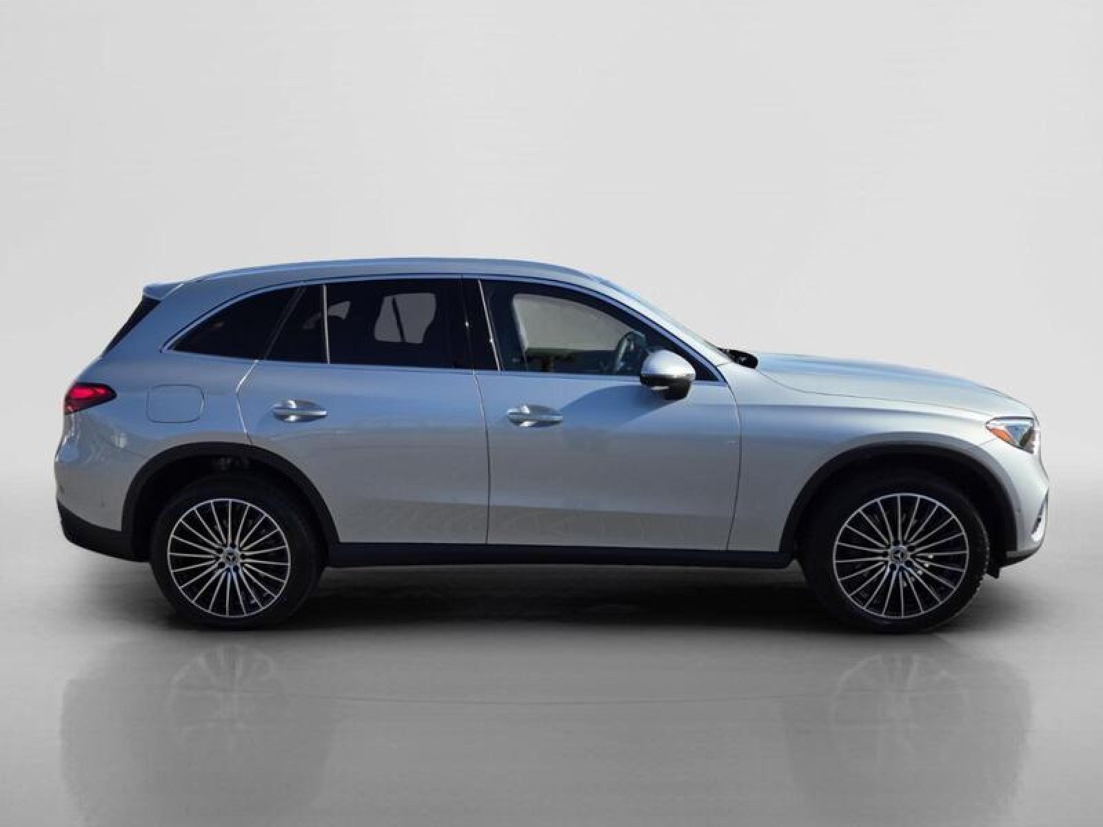 New 2026 Cirrus Silver Metallic Mercedes-Benz GLC 300 SUV image 6