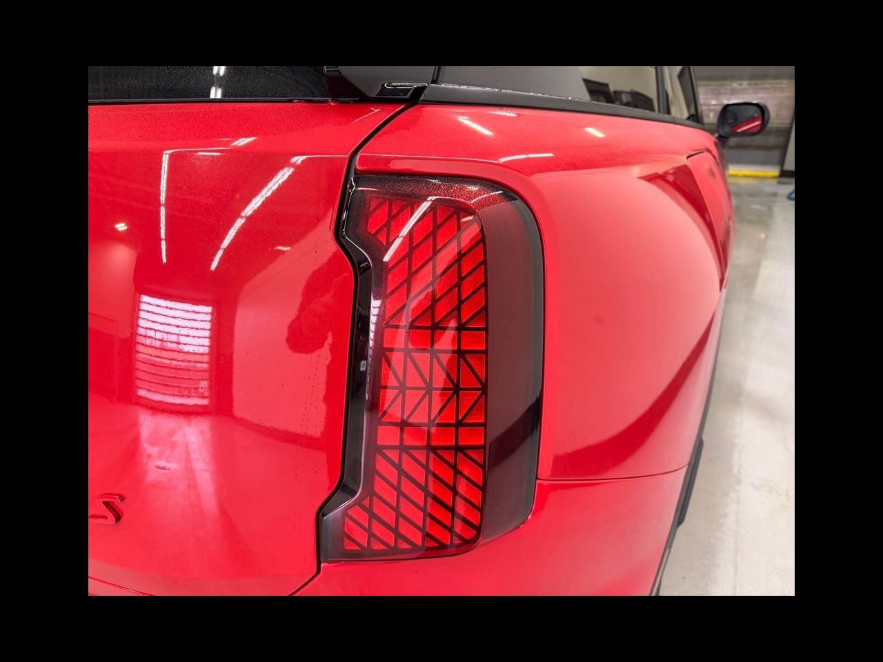 New 2026 Chili Red II MINI OXFORD EDITION image 5