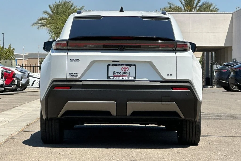 New 2026 Wind Chill Pearl Toyota SE image 5