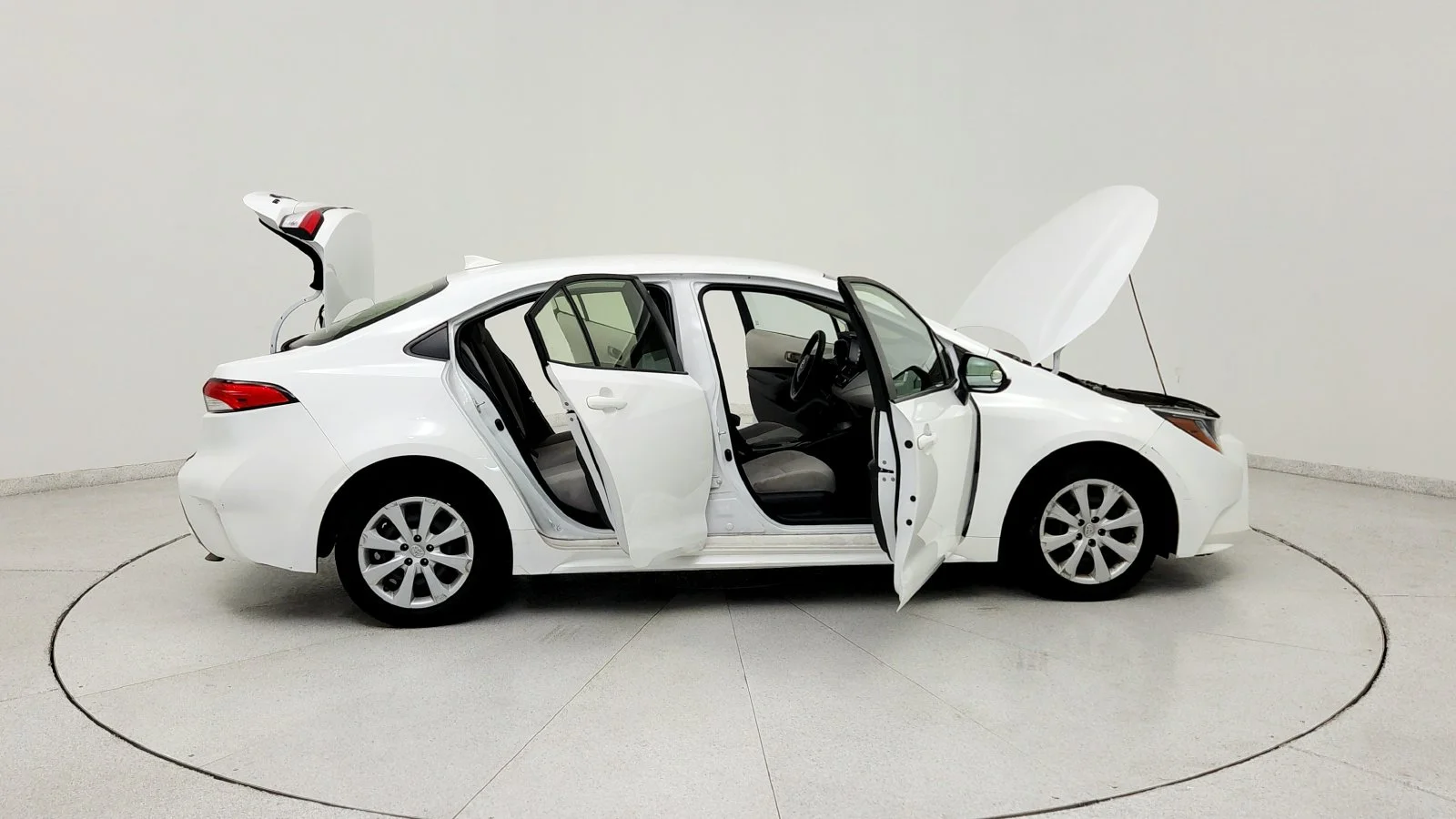 Used 2022 White Toyota LE image 14
