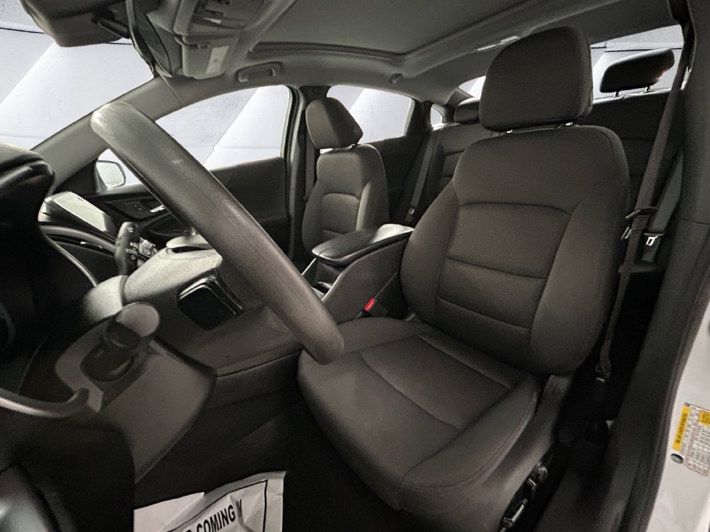 Used 2024 White Chevrolet LT image 8