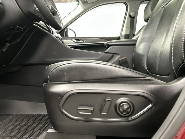 Used 2023 Red Jeep Limited image 17