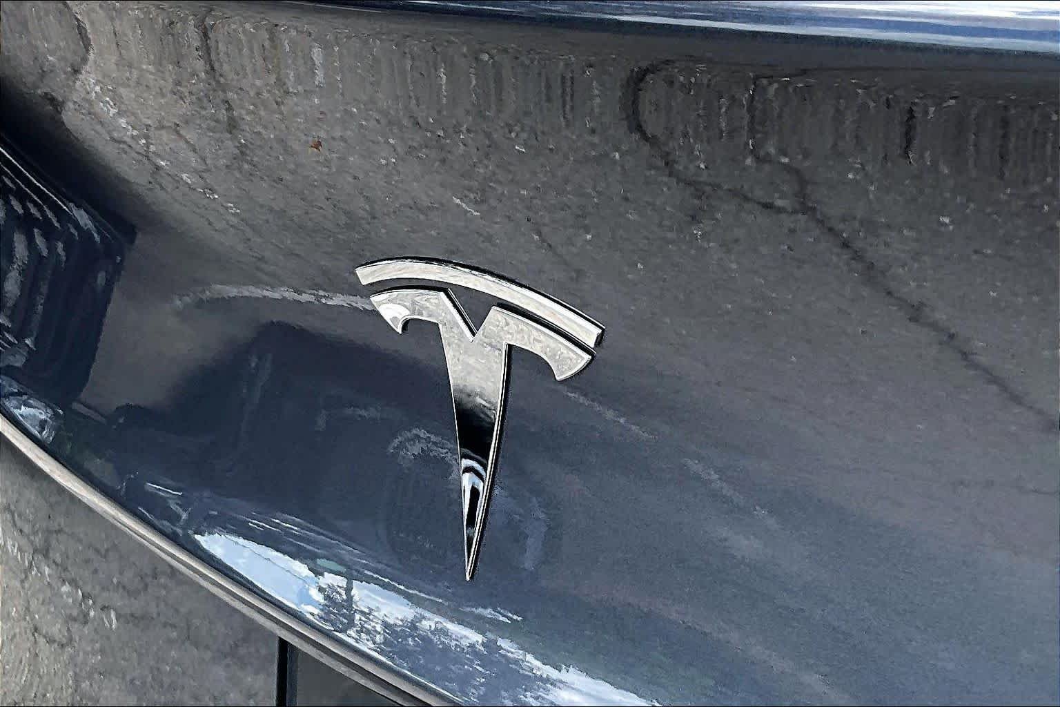 Used 2023 SOLID BLACK Tesla  image 29