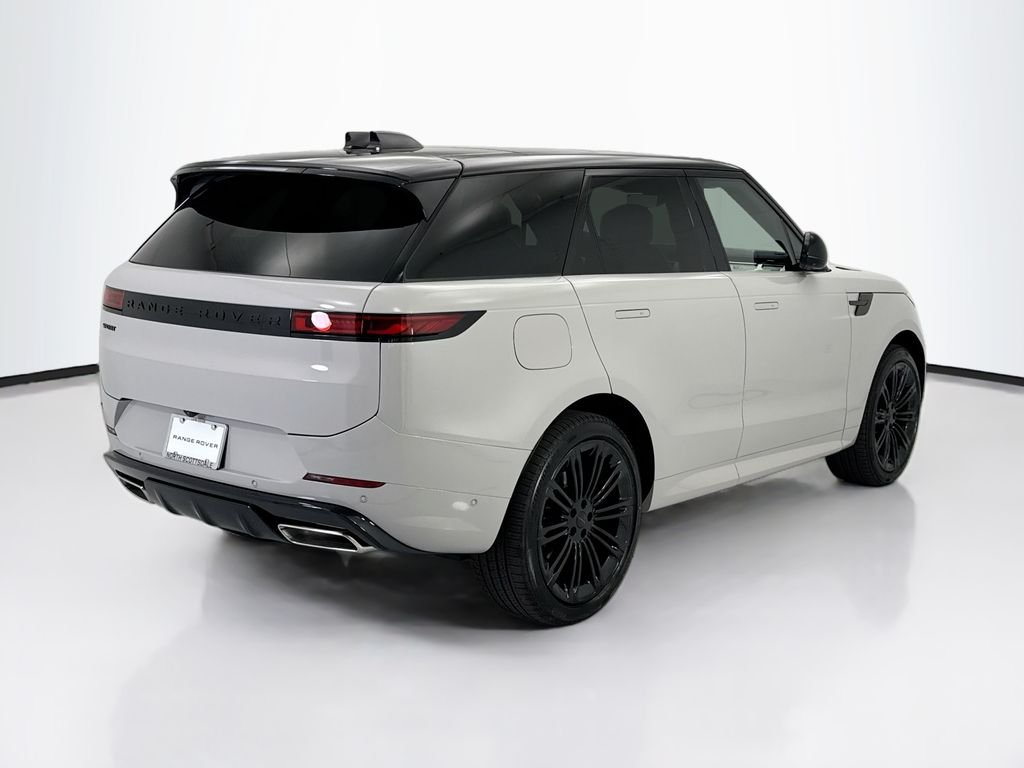 New 2026 Borasco Grey Land Rover Dynamic SE image 5