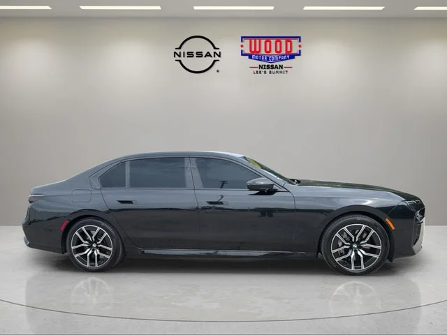 Used 2025 Black Sapphire Metallic BMW 760i xDrive image 2