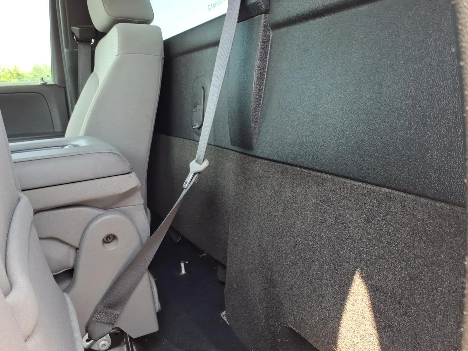 Used 2018 Silver Ice Metallic Chevrolet Work Truck image 17