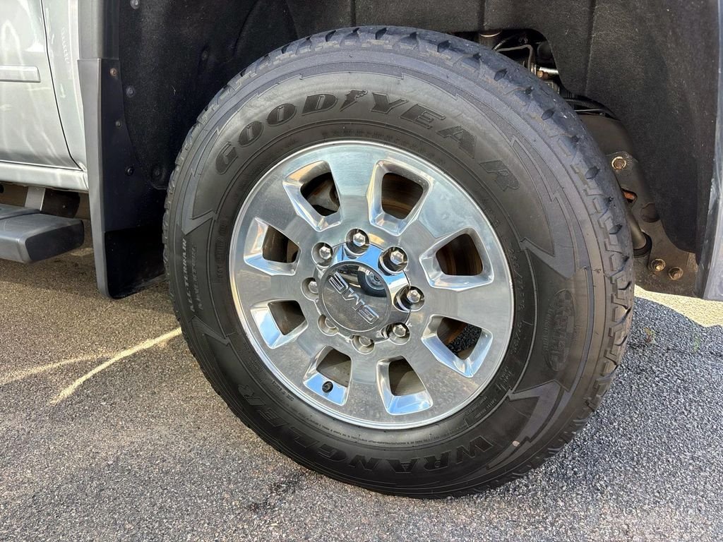 Used 2019 Silver GMC SLE image 30