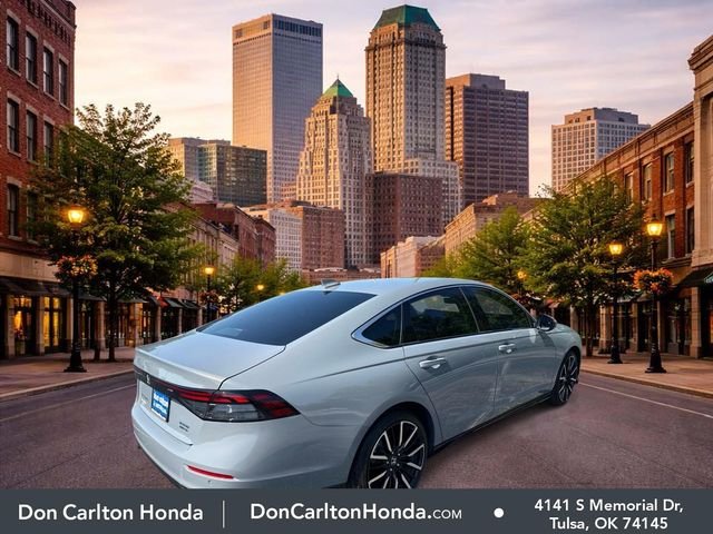 Used 2025 Urban Gray Pearl Honda Touring image 4
