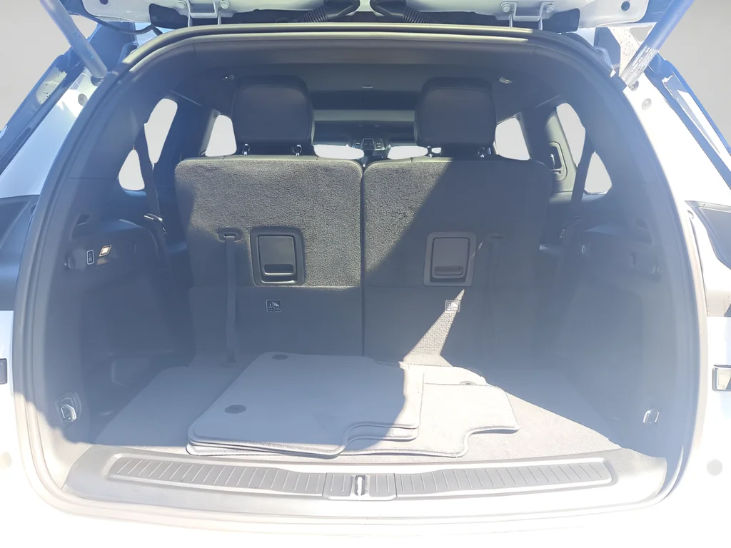 New 2026 Bright White Clearcoat Jeep Altitude image 27