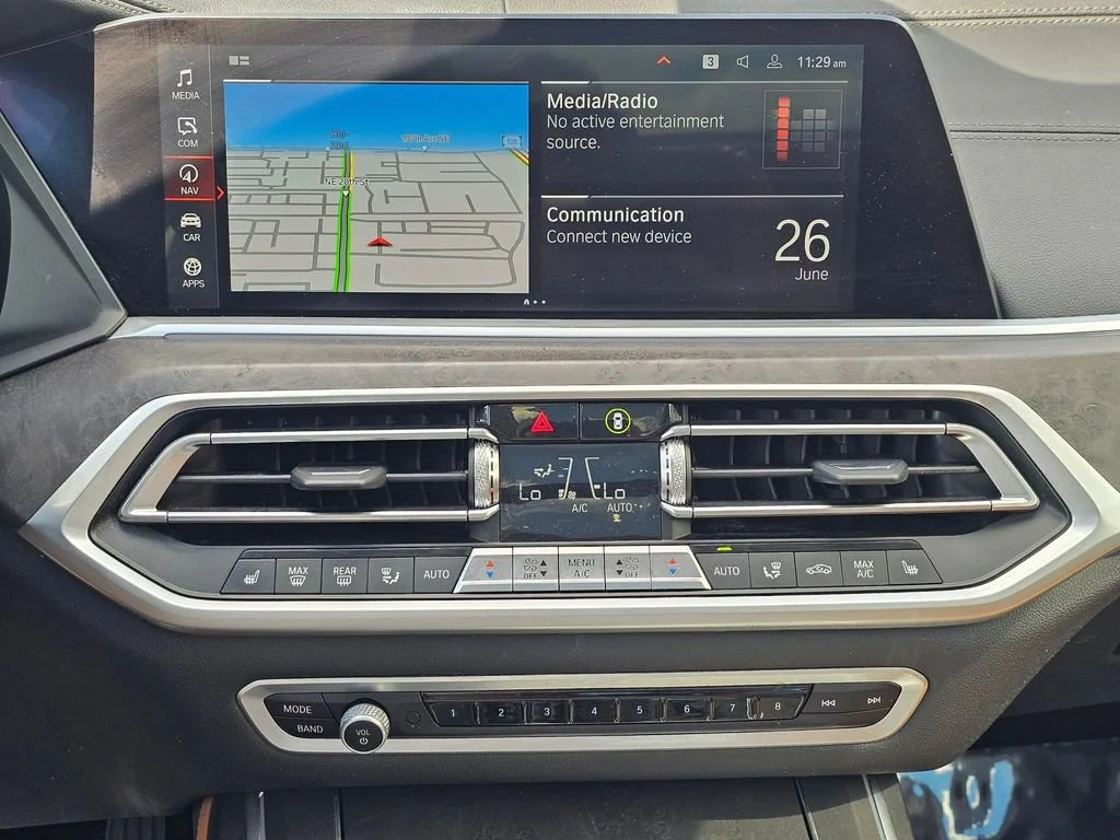 Used 2022  BMW xDrive40i image 32