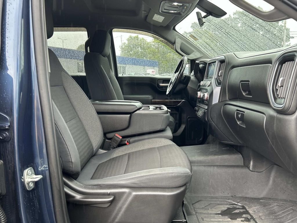 Used 2019 Blue GMC SLE image 17