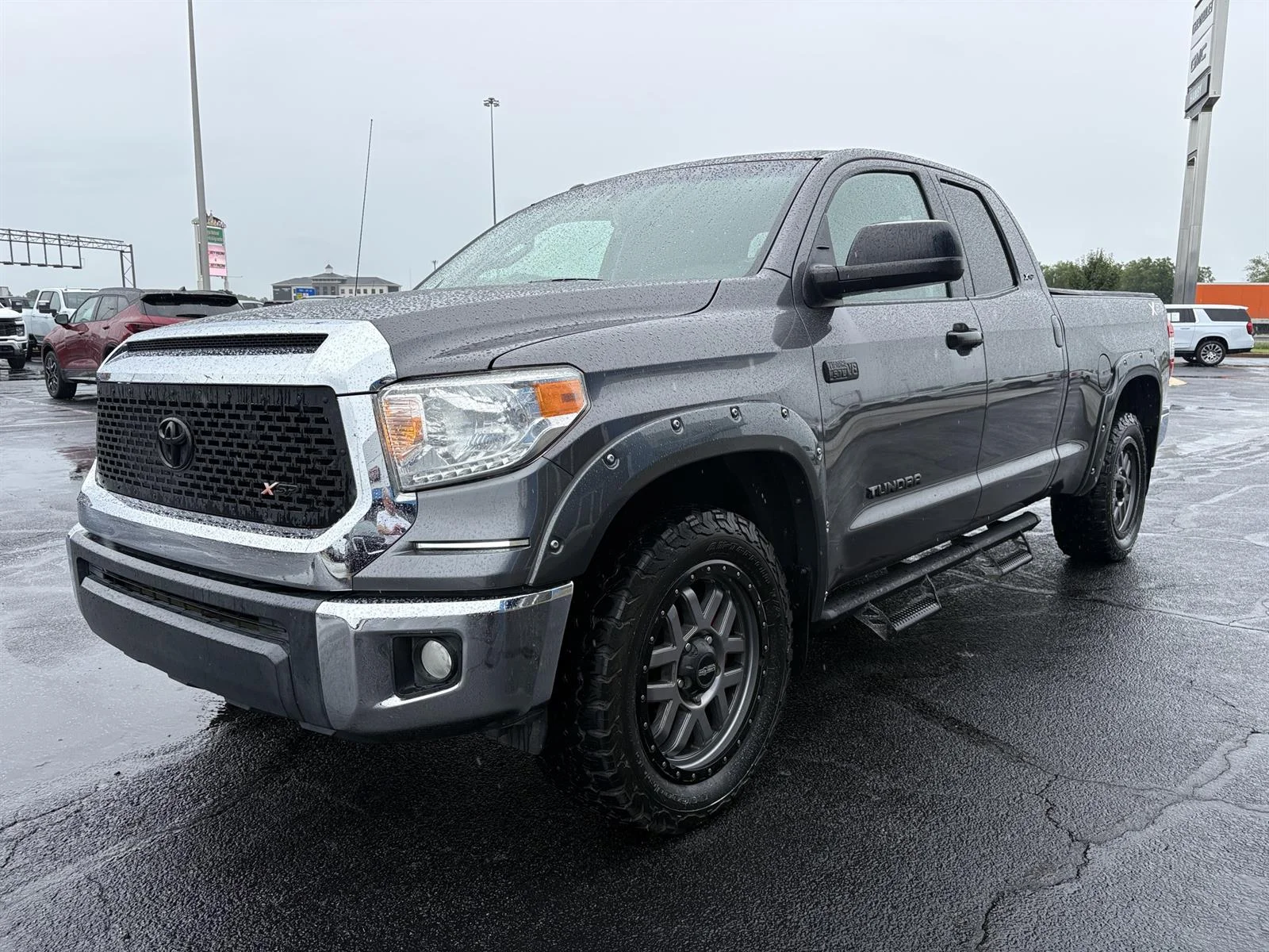 Used 2017 Gray Toyota SR5 5.7L V8 image 15