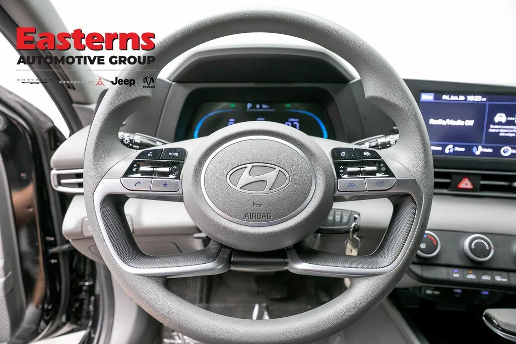 Used 2025 Black Hyundai SE image 11