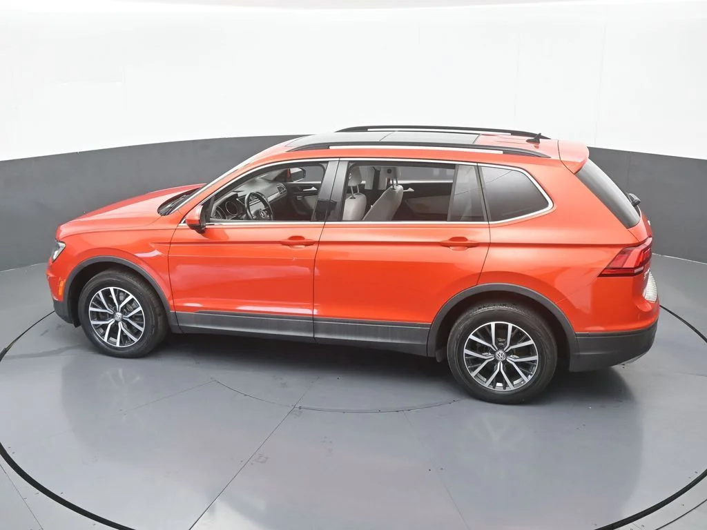Used 2019 Orange Metallic Volkswagen 2.0T SE image 45