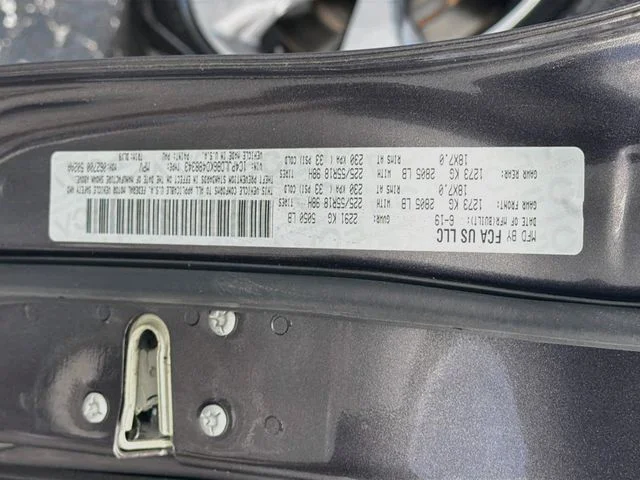 Used 2019 Gray Jeep Limited image 31