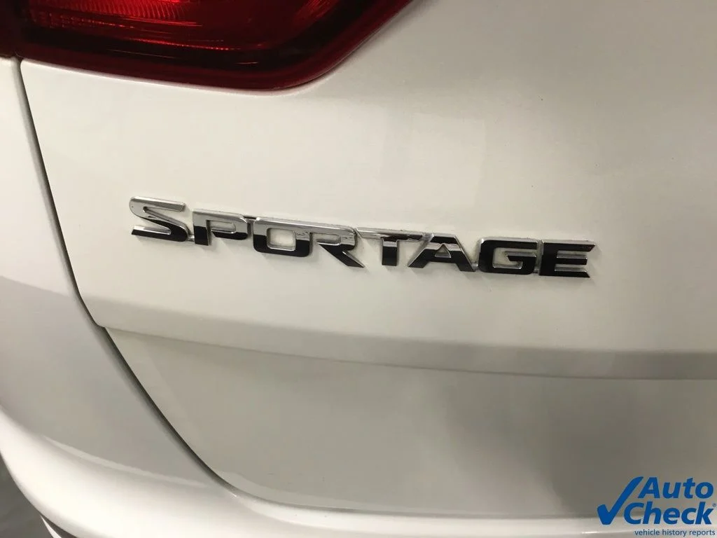 Used 2018 White Kia EX image 14