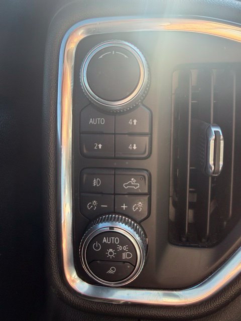 Used 2019 Summit White GMC AT4 image 18