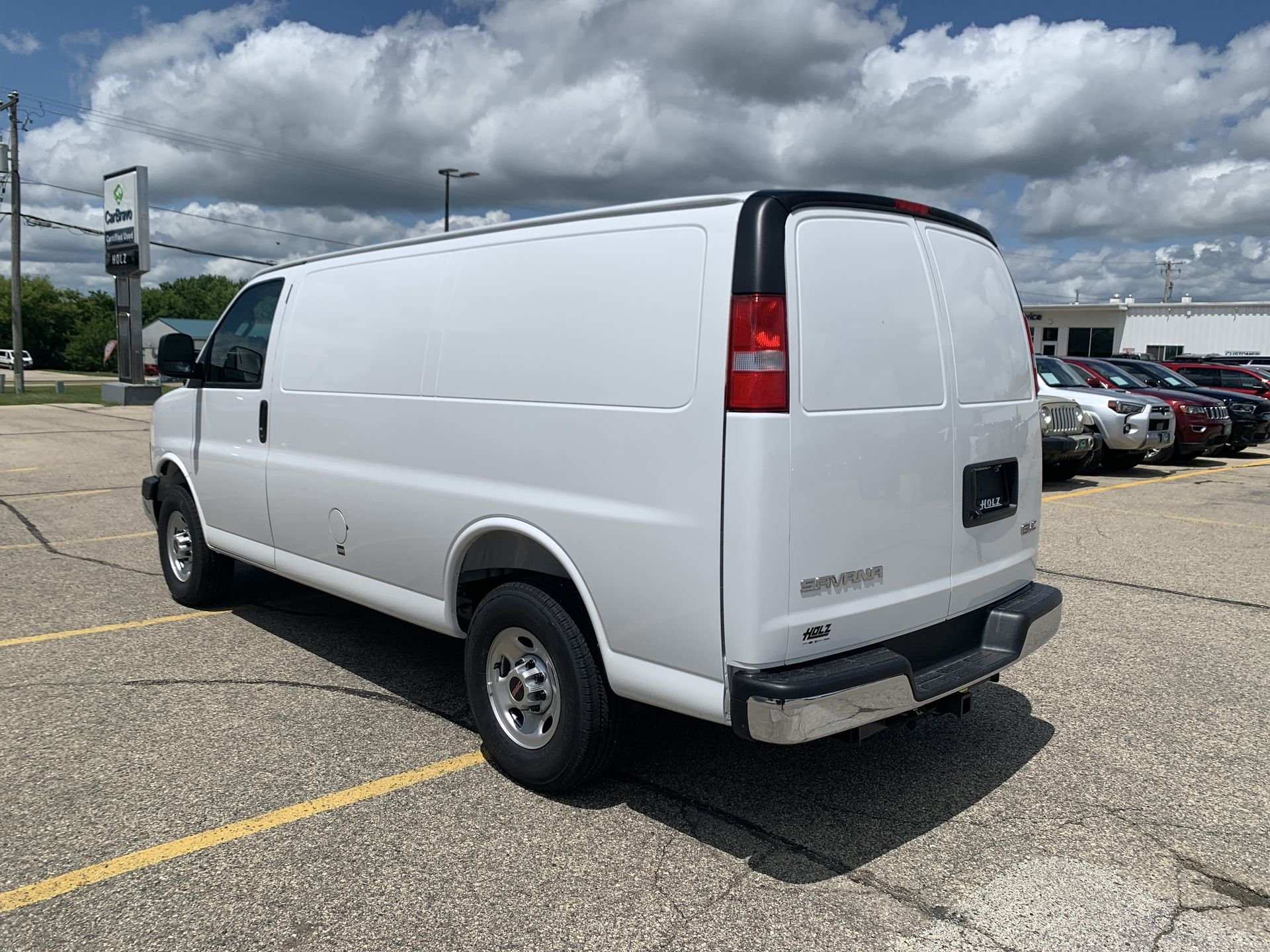 2025 GMC Savana Cargo Work Van - Photo 44