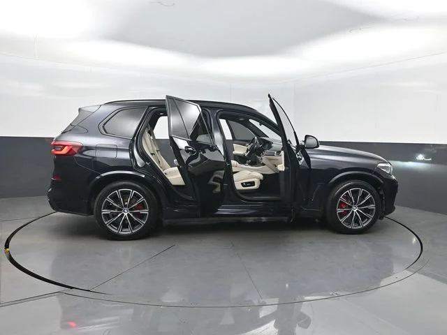 Used 2022 Black BMW sDrive40i image 38