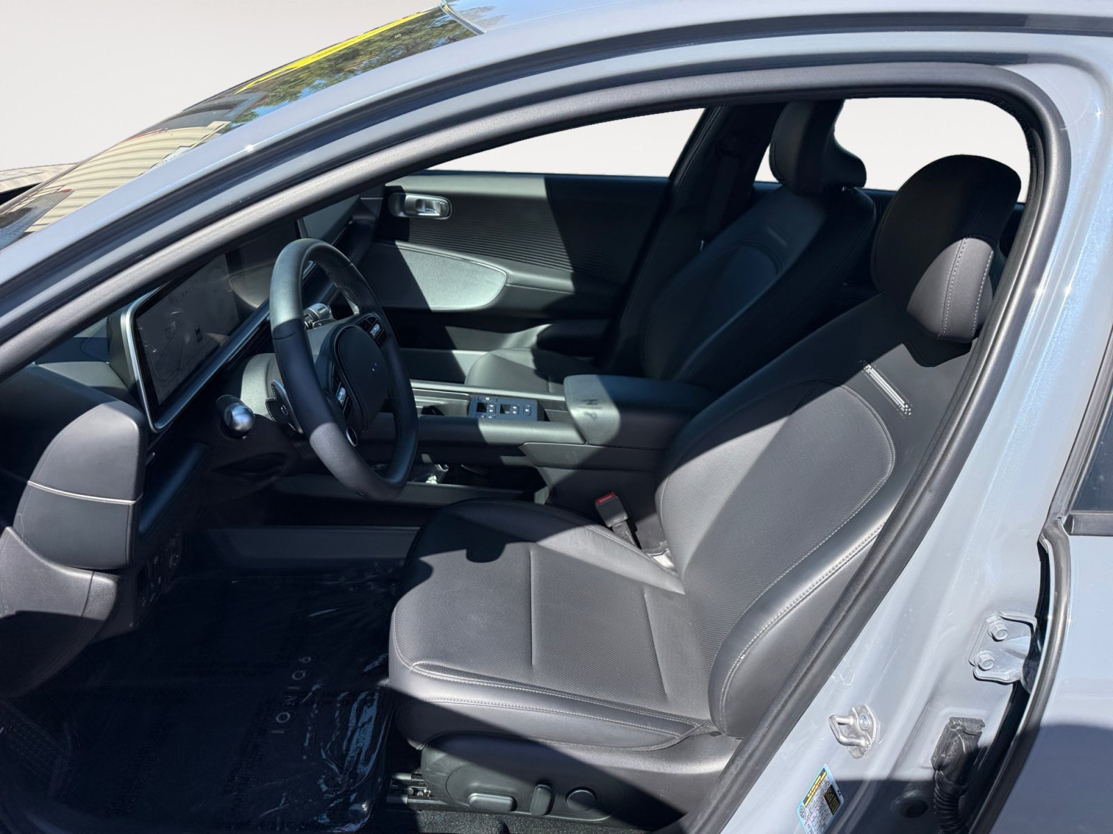 Certified Used 2025 Blue Hyundai SEL image 10
