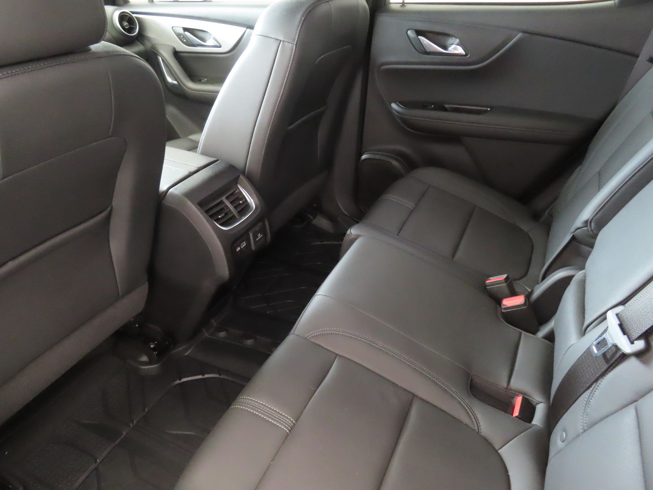 Used 2022 Silver Chevrolet LT image 23