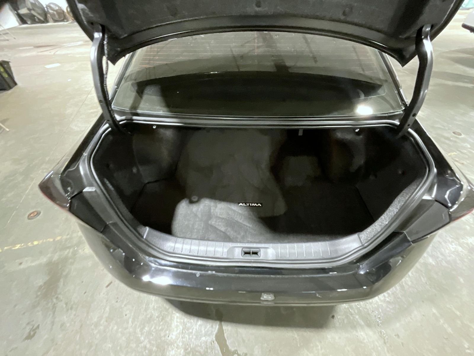 Used 2025 Black Nissan 2.5 S image 9