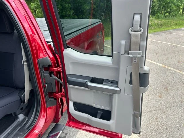Used 2016 Red Ford XLT image 31