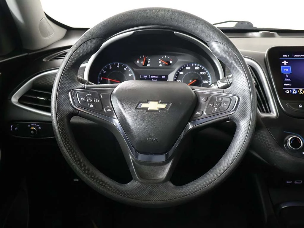 Used 2023 White Chevrolet LT image 32