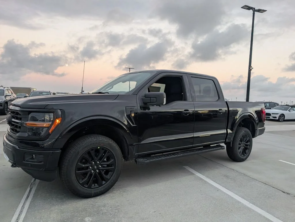 New 2026 Black Ford XLT image 2