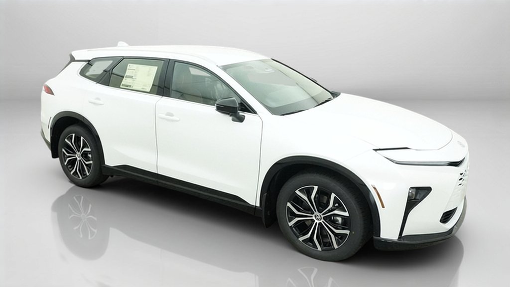 New 2026 Oxygen White Toyota XLE image 36