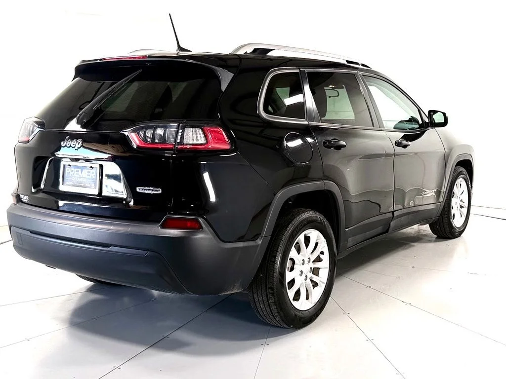 Used 2020 Black Jeep Latitude image 4