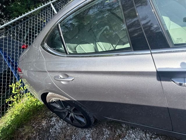 Used 2025 Silver Genesis 2.5T image 5