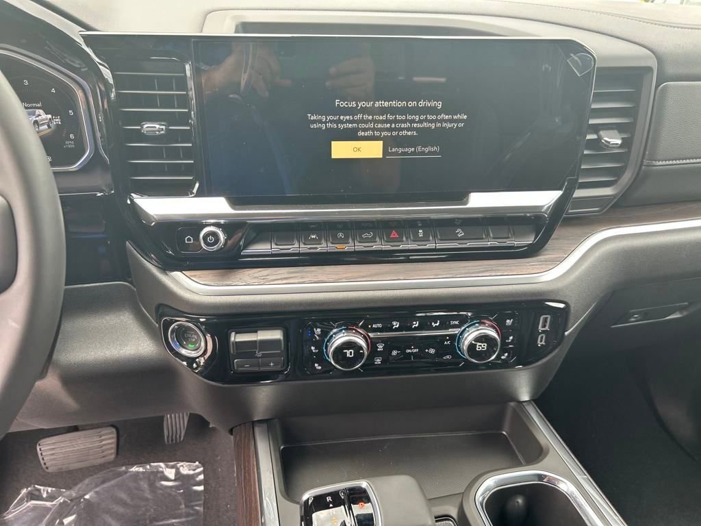 2026 GMC Sierra 1500 SLT - Photo 14