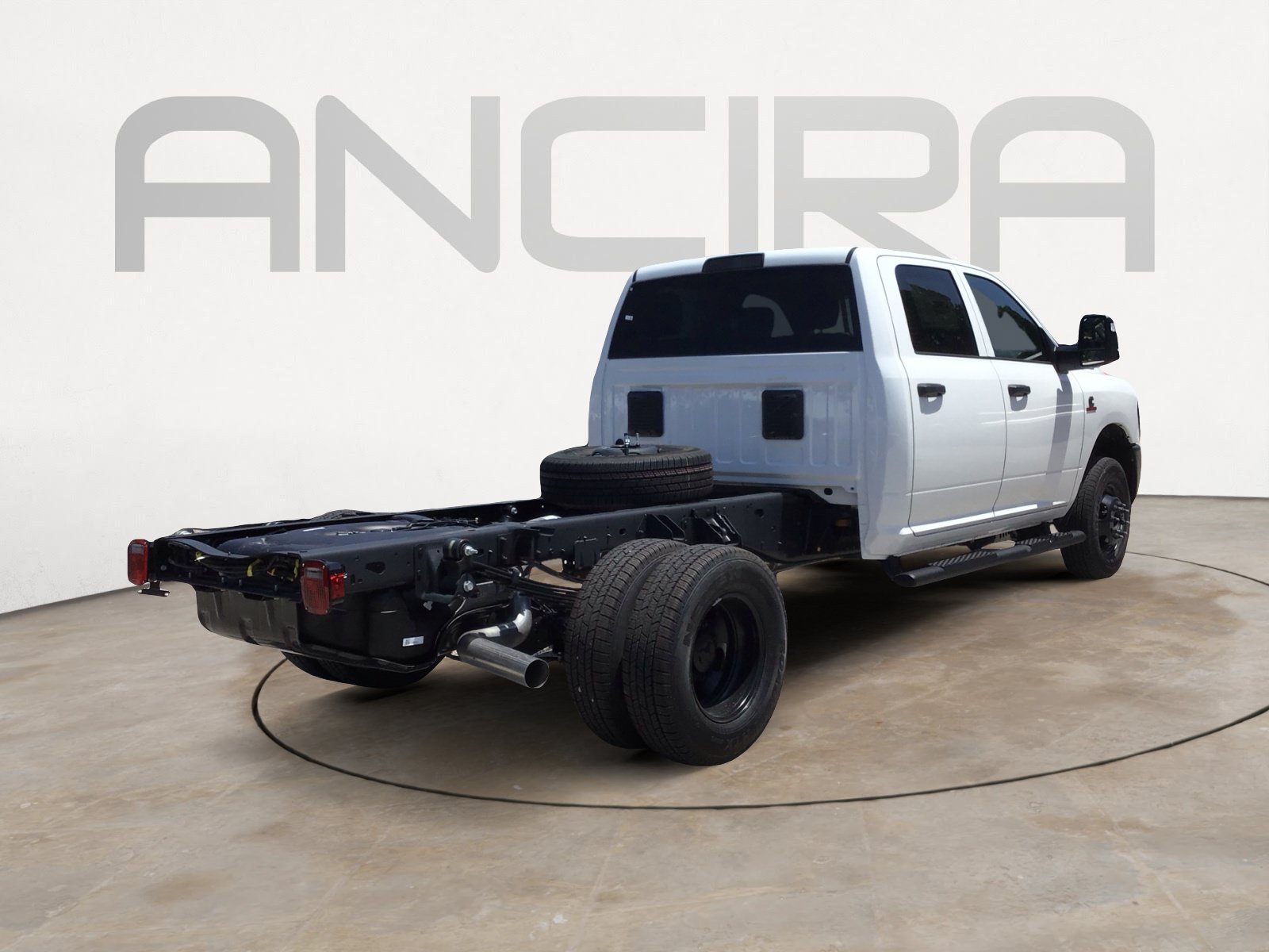 New 2026 Bright White Clearcoat RAM Tradesman image 10