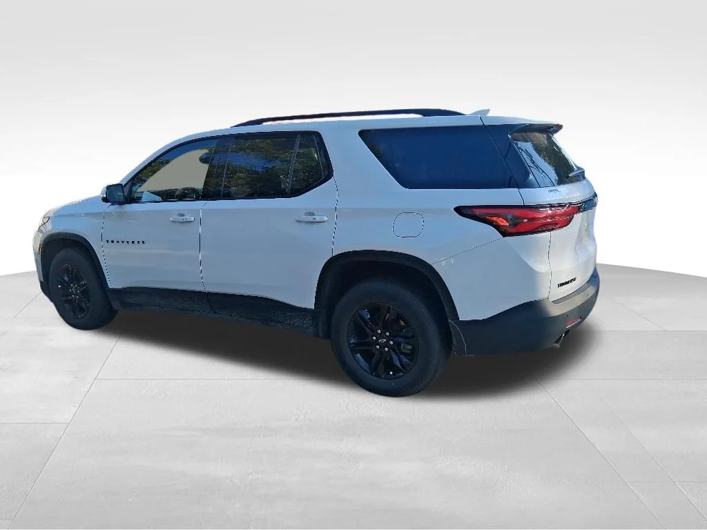 Used 2022 White Chevrolet LT image 2
