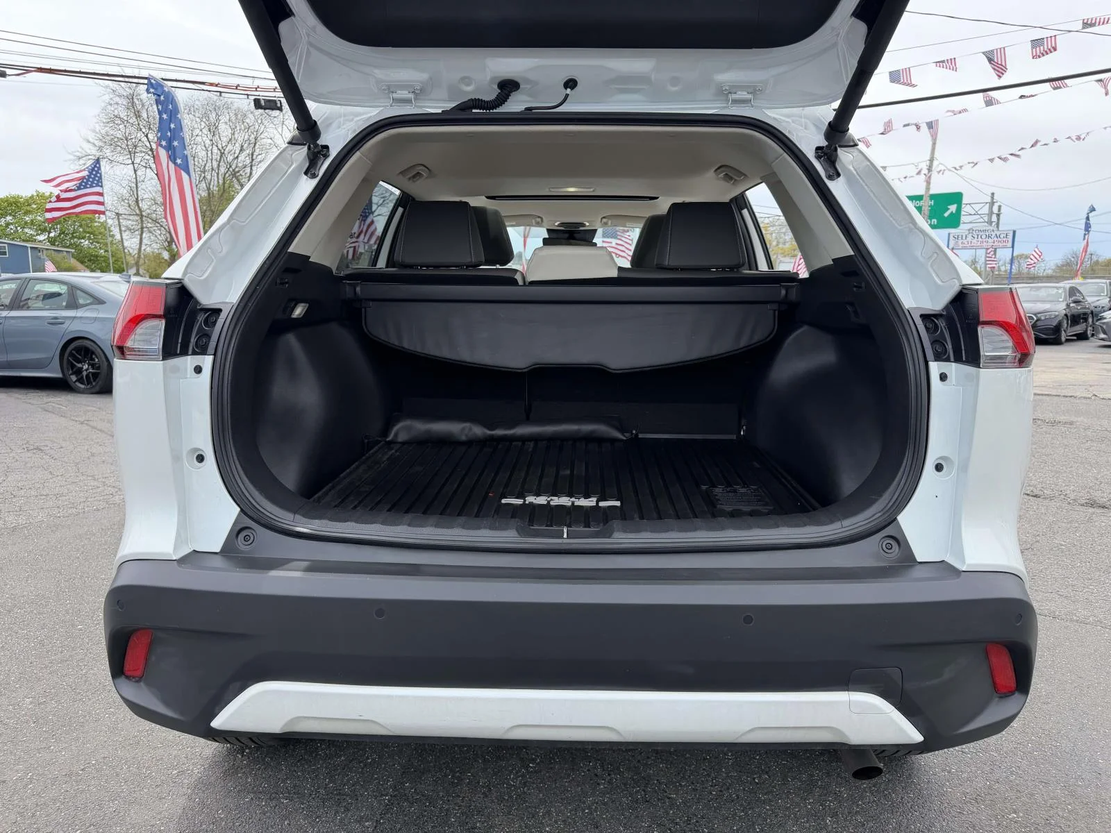 2023 Toyota Corolla Cross XLE - Photo 16