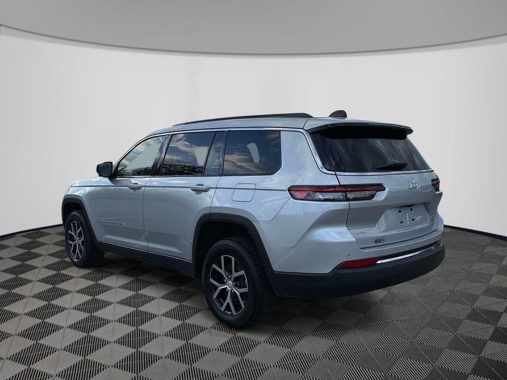 Used 2024 Silver Jeep Limited image 5
