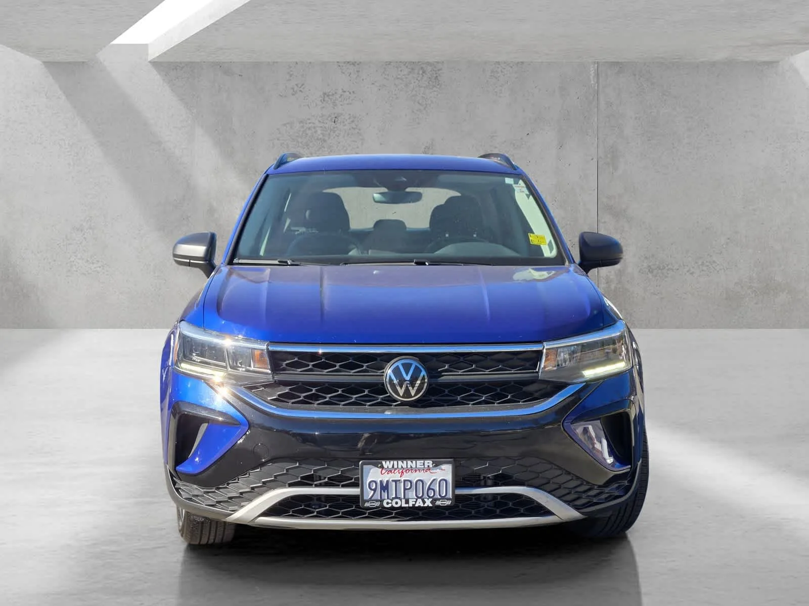Used 2024  Volkswagen S image 2