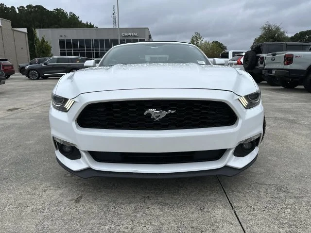 Used 2016 White Ford V6 image 9