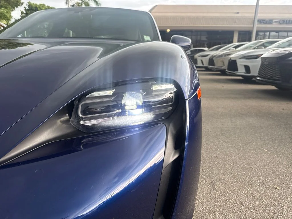 Used 2024  Porsche Base image 10