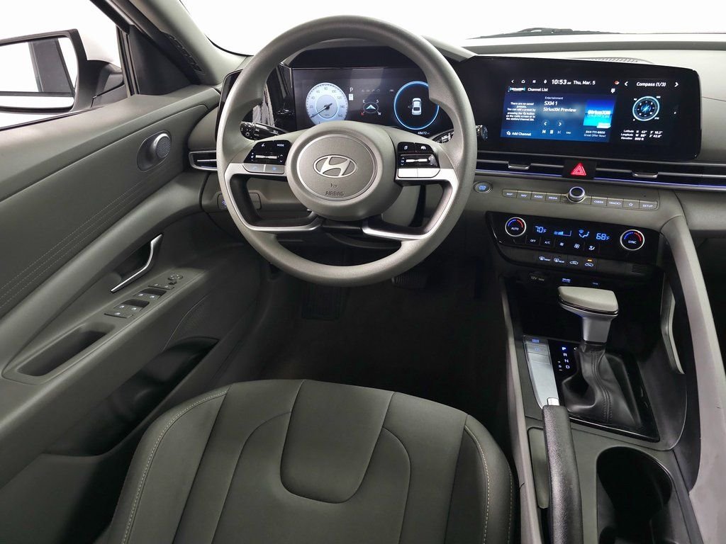 2024 Hyundai Elantra SEL - Photo 16