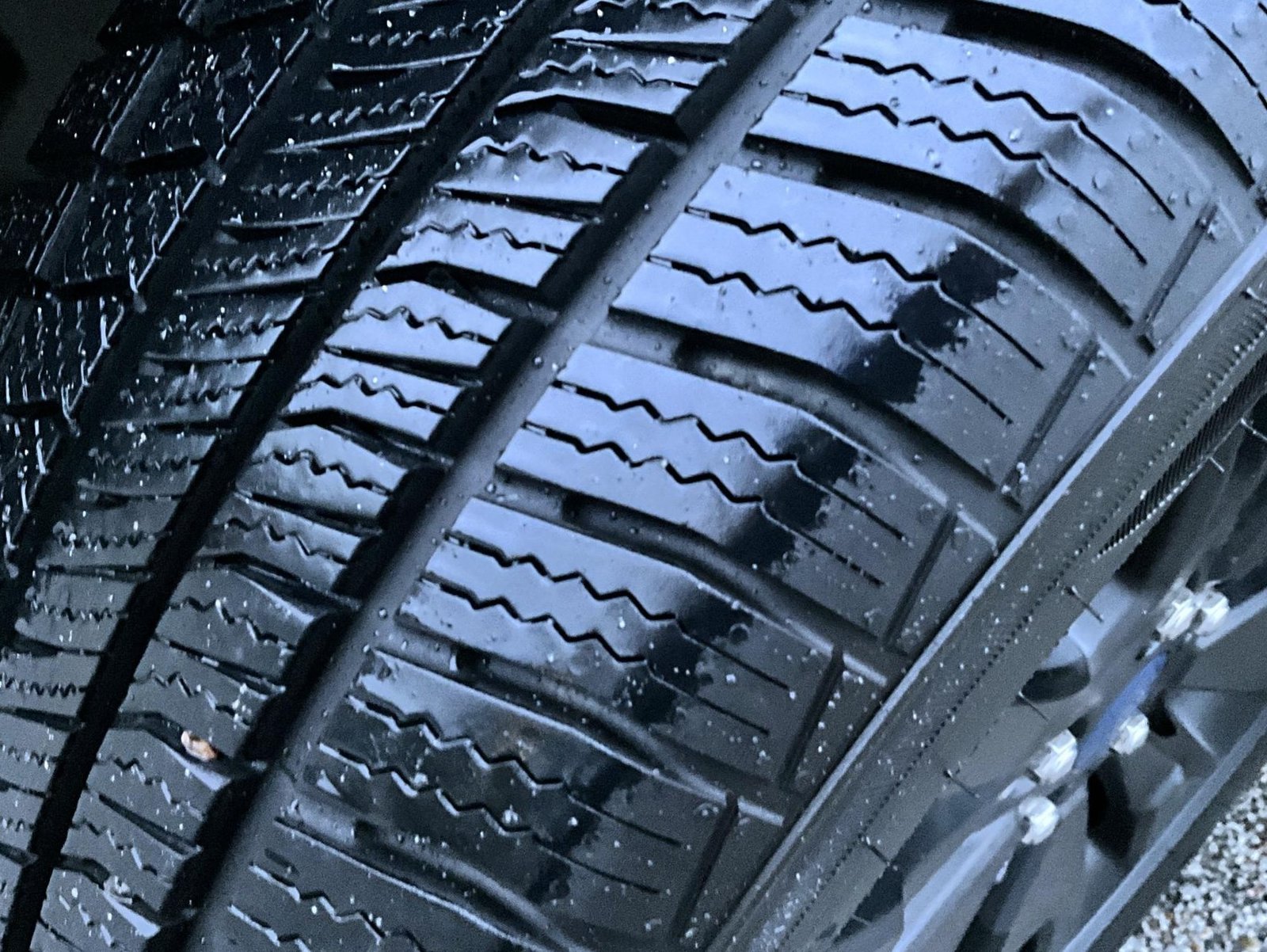 Used 2020 Blue Ford Titanium image 25